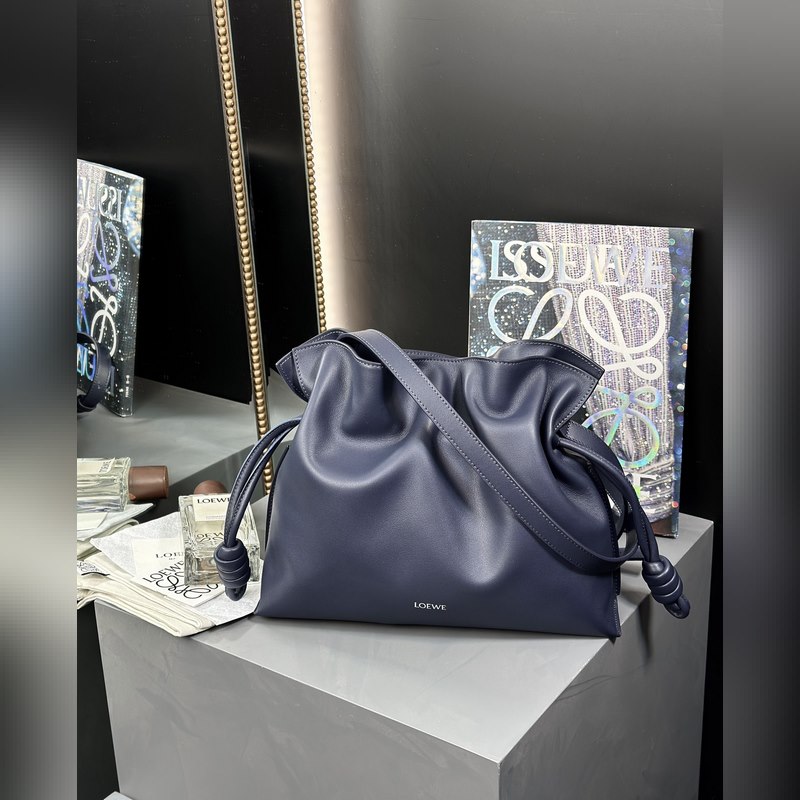 福袋[海軍藍] 尺寸：30-24.5-10.5 全新升級 新增燙金徽標壓印，