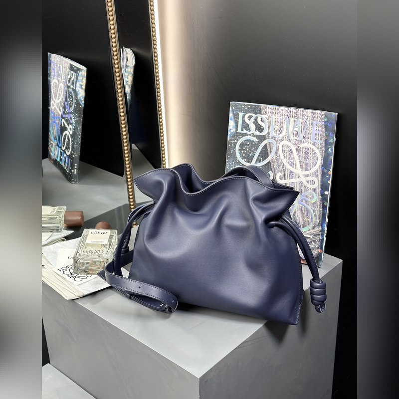 福袋[海軍藍] 尺寸：30-24.5-10.5 全新升級 新增燙金徽標壓印，