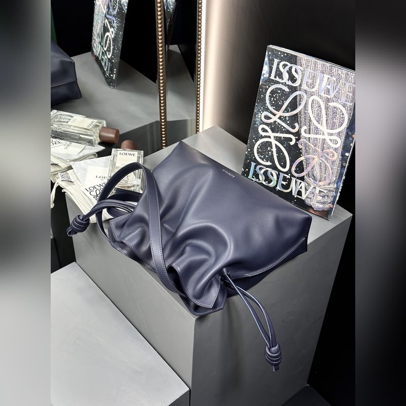 福袋[海軍藍] 尺寸：30-24.5-10.5 全新升級 新增燙金徽標壓印，