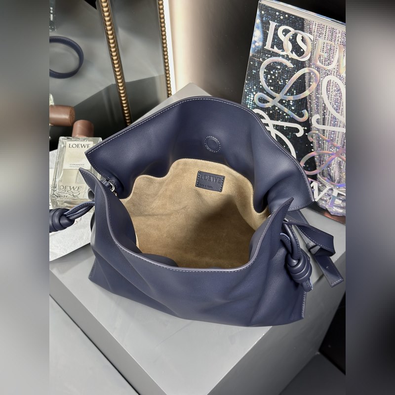 福袋[海軍藍] 尺寸：30-24.5-10.5 全新升級 新增燙金徽標壓印，