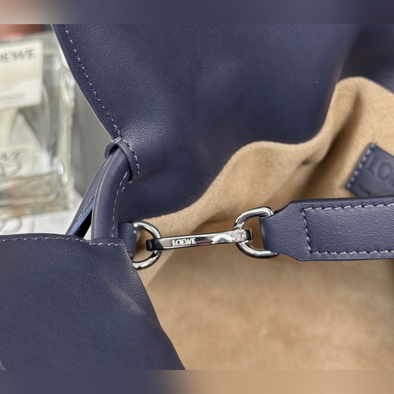 福袋[海軍藍] 尺寸：30-24.5-10.5 全新升級 新增燙金徽標壓印，