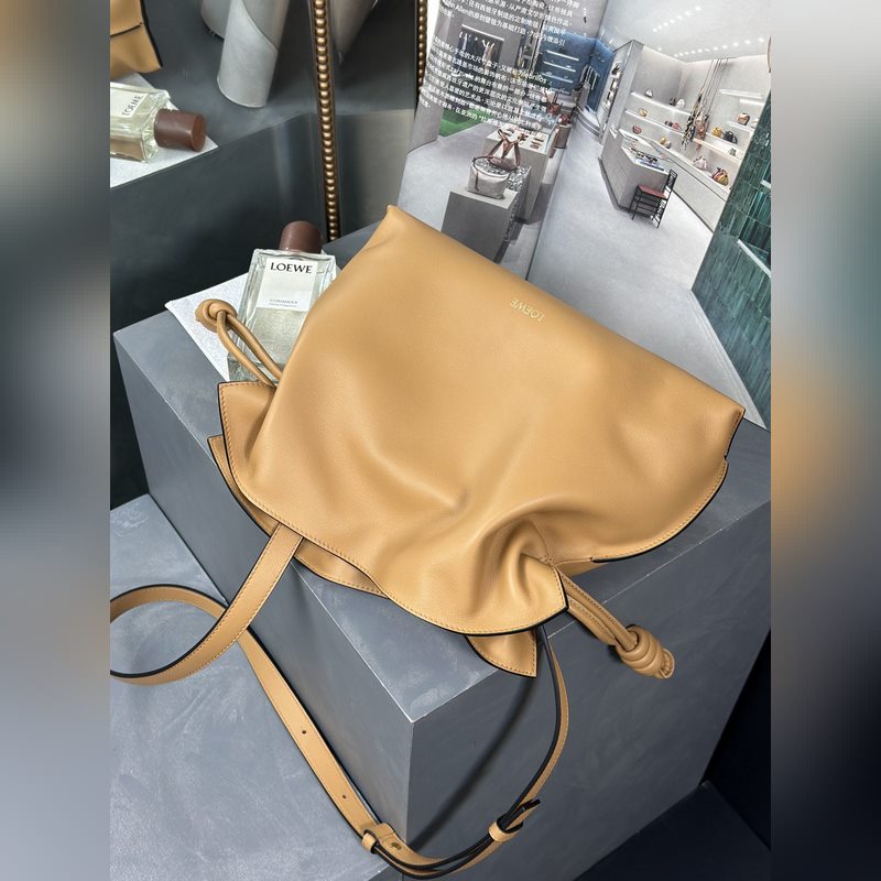 福袋[棕色] 尺寸：30-24.5-10.5 全新升級 新增燙金品牌logo