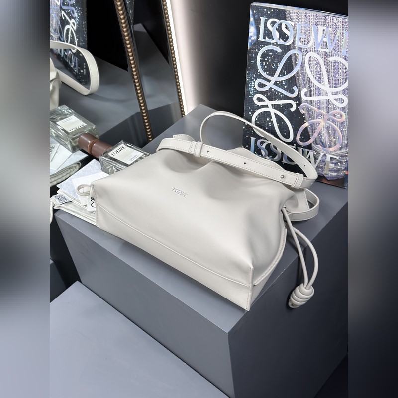 福袋[海鹽白] 尺寸：30-24.5-10.5 全新升級 新增燙金徽標壓印，