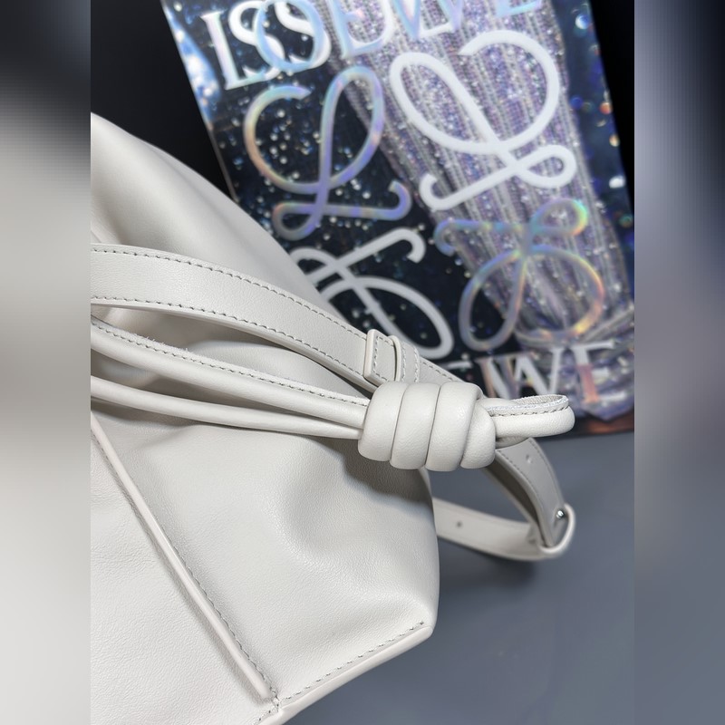 福袋[海鹽白] 尺寸：30-24.5-10.5 全新升級 新增燙金徽標壓印，