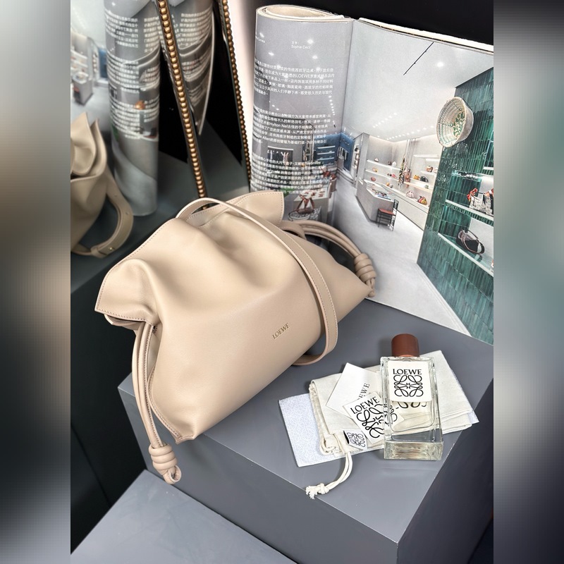 Flamenco clutch --中號福袋[沙礫色] 尺寸：30-24.5-