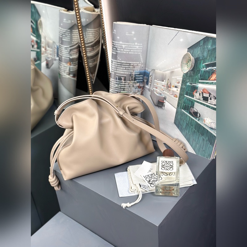 Flamenco clutch --中號福袋[沙礫色] 尺寸：30-24.5-