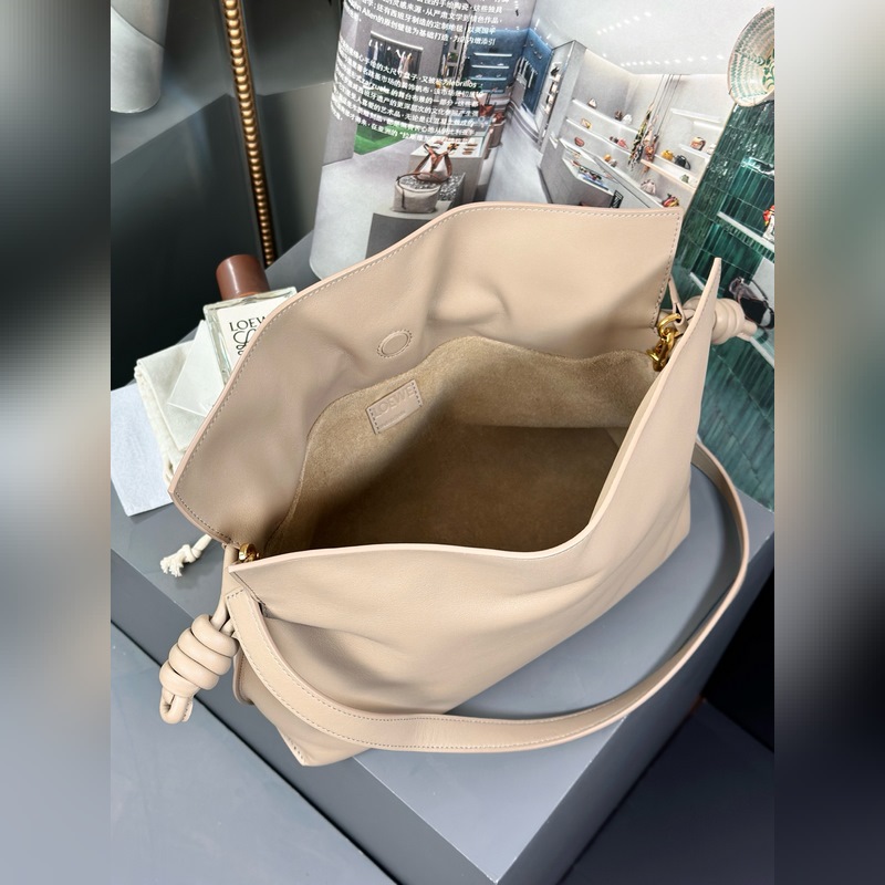 Flamenco clutch --中號福袋[沙礫色] 尺寸：30-24.5-