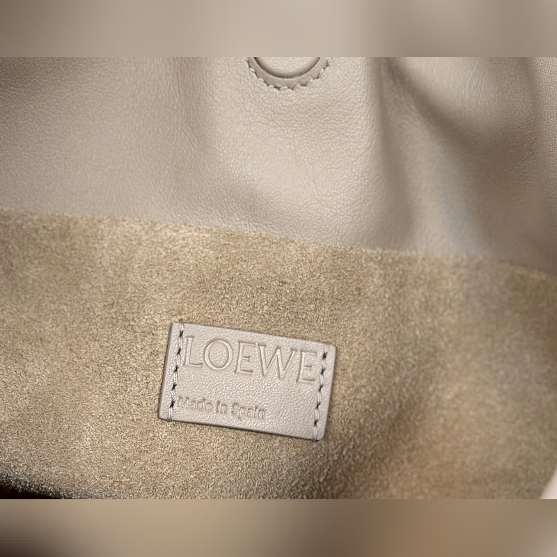 Flamenco clutch --中號福袋[沙礫色] 尺寸：30-24.5-