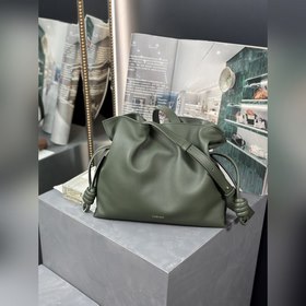 福袋尺寸：30-24.5-10.5 全新升級 新增燙金品牌logo徽標壓印，原