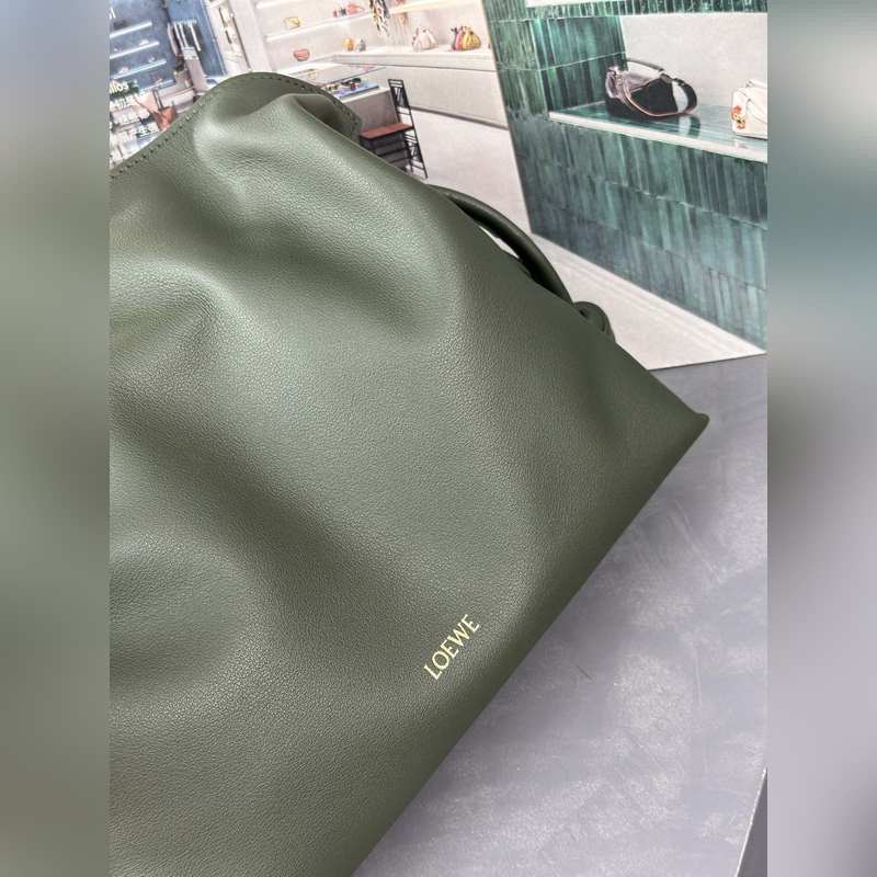 福袋尺寸：30-24.5-10.5 全新升級 新增燙金品牌logo徽標壓印，原