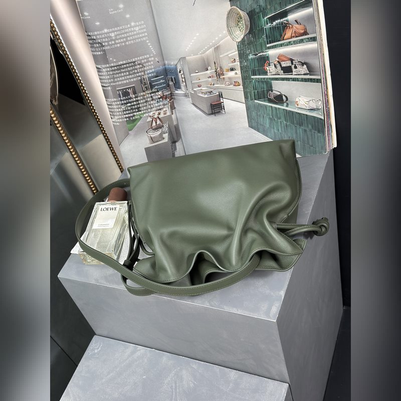 福袋尺寸：30-24.5-10.5 全新升級 新增燙金品牌logo徽標壓印，原