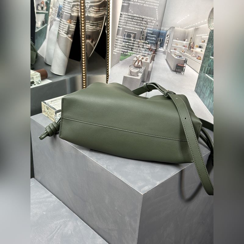 福袋尺寸：30-24.5-10.5 全新升級 新增燙金品牌logo徽標壓印，原