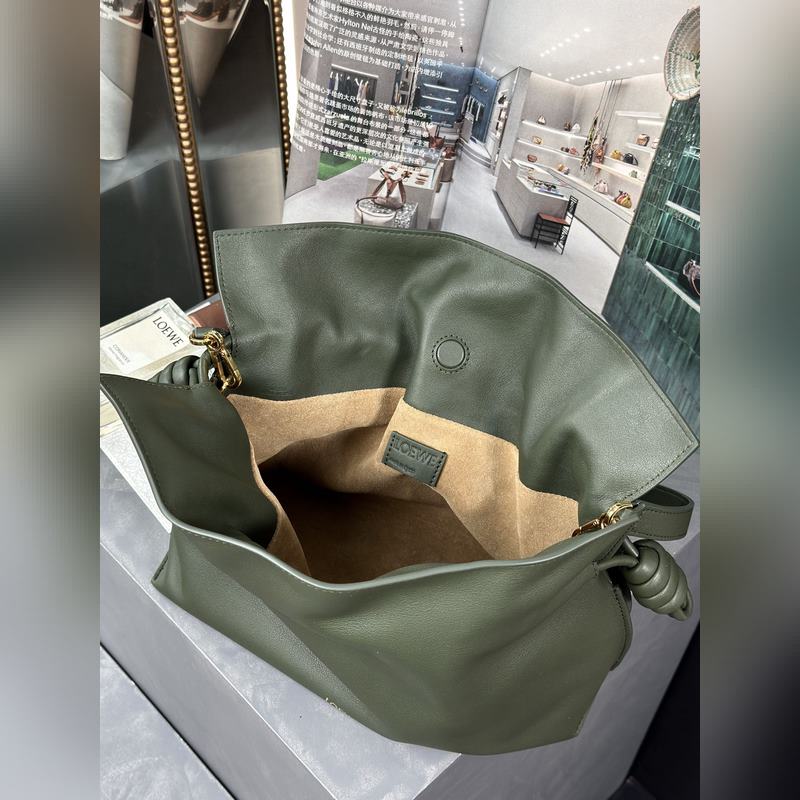 福袋尺寸：30-24.5-10.5 全新升級 新增燙金品牌logo徽標壓印，原