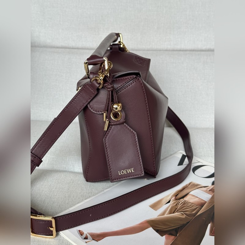 新品 酒紅色 小號納帕羊皮革 Featherlight Puzzle 手袋 Fe