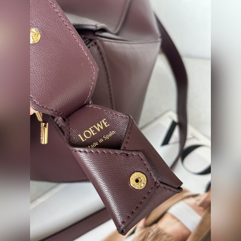 新品 酒紅色 小號納帕羊皮革 Featherlight Puzzle 手袋 Fe