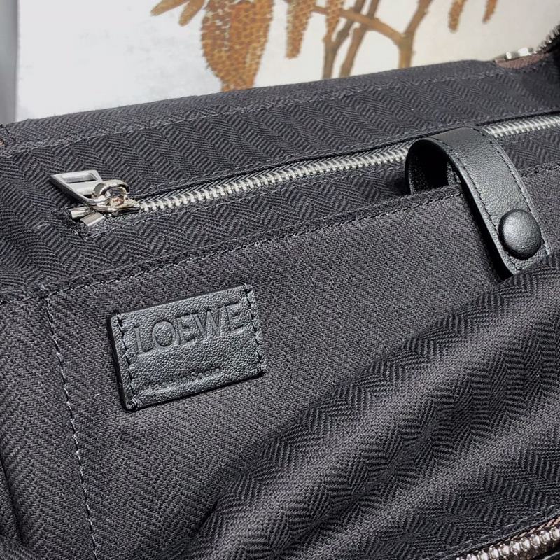 Goya backpack 配色雙肩包 拉頭有皮結(jié)，側(cè)圍有拉鍊袋，後幅是上下兩