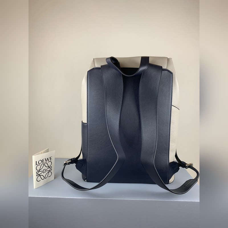 灰白 LOEWE Puzzle Backpack 色上新型號324超大容量，立方
