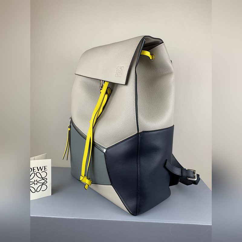 灰白 LOEWE Puzzle Backpack 色上新型號324超大容量，立方
