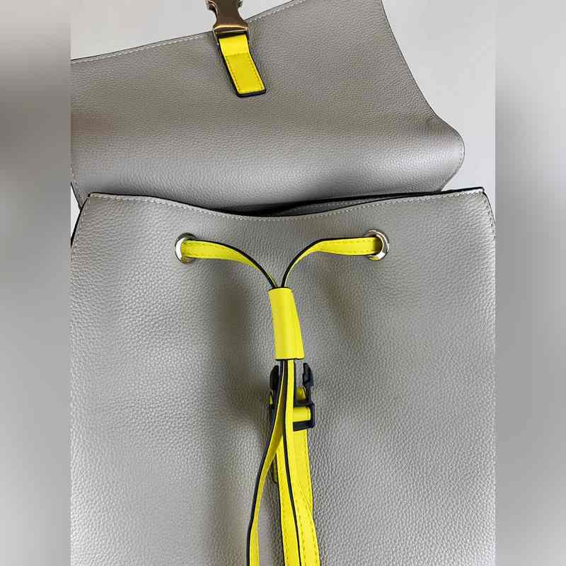 灰白 LOEWE Puzzle Backpack 色上新型號324超大容量，立方