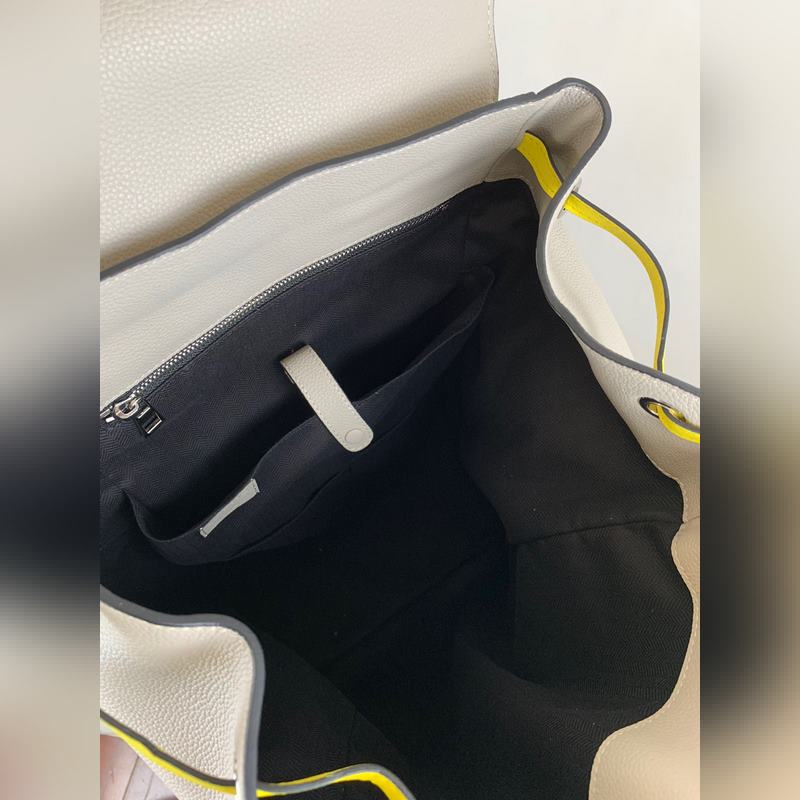 灰白 LOEWE Puzzle Backpack 色上新型號324超大容量，立方