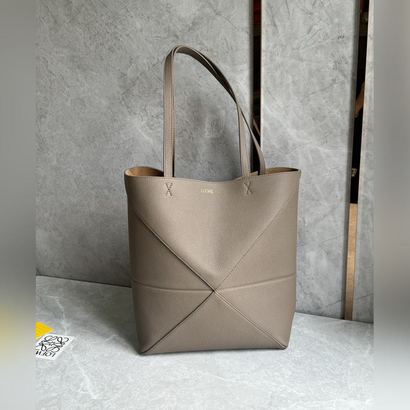 new 爆款橫空出市 puzzle fold 系列可折疊托特包 整個包身選用荔面