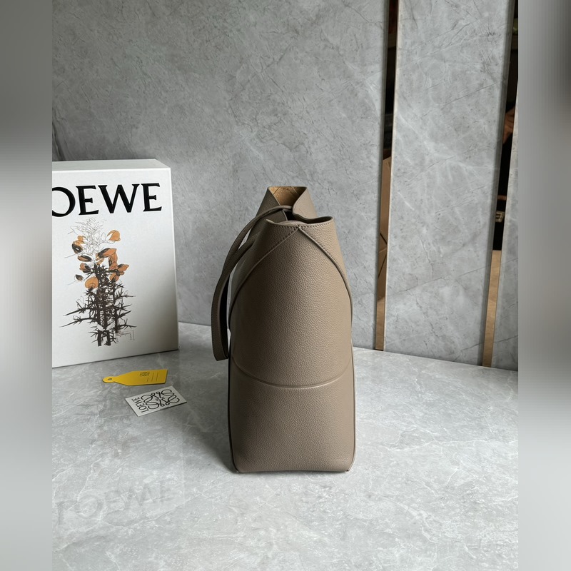 new 爆款橫空出市 puzzle fold 系列可折疊托特包 整個包身選用荔面