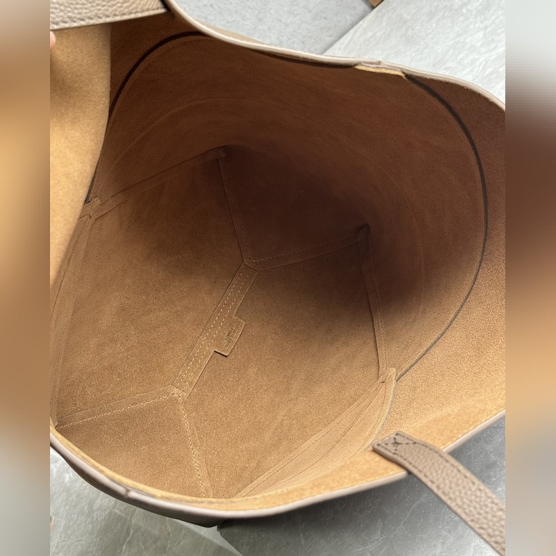 new 爆款橫空出市 puzzle fold 系列可折疊托特包 整個包身選用荔面