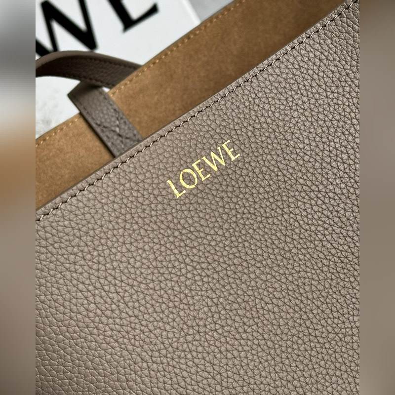 new 爆款橫空出市 puzzle fold 系列可折疊托特包 整個包身選用荔面