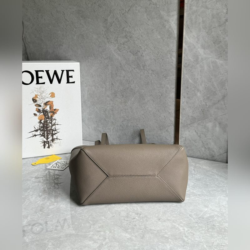 new 爆款橫空出市 puzzle fold 系列可折疊托特包 整個包身選用荔面