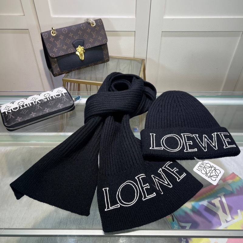 羅意威Loewe 小紅書爆款，官網新品經典套裝帽子！帽子 圍巾！手感一級棒！暖暖
