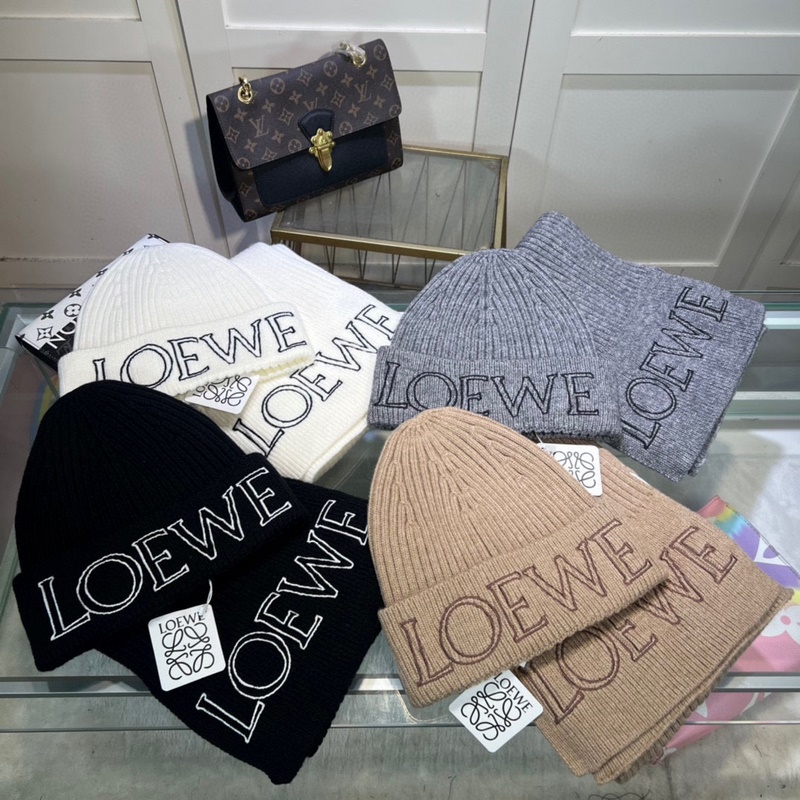 羅意威Loewe 小紅書爆款，官網新品經典套裝帽子！帽子 圍巾！手感一級棒！暖暖