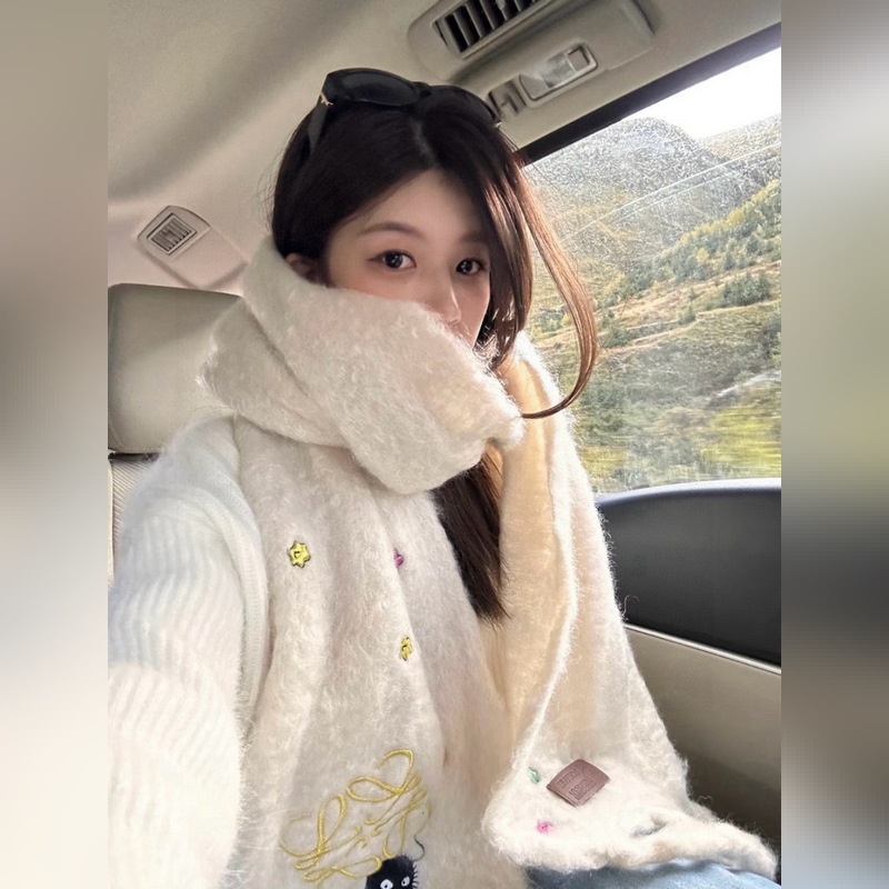 loewe 超美新款馬海毛圍巾！超級推薦入手！]質感好貨！羅意威主打的馬海毛圍巾