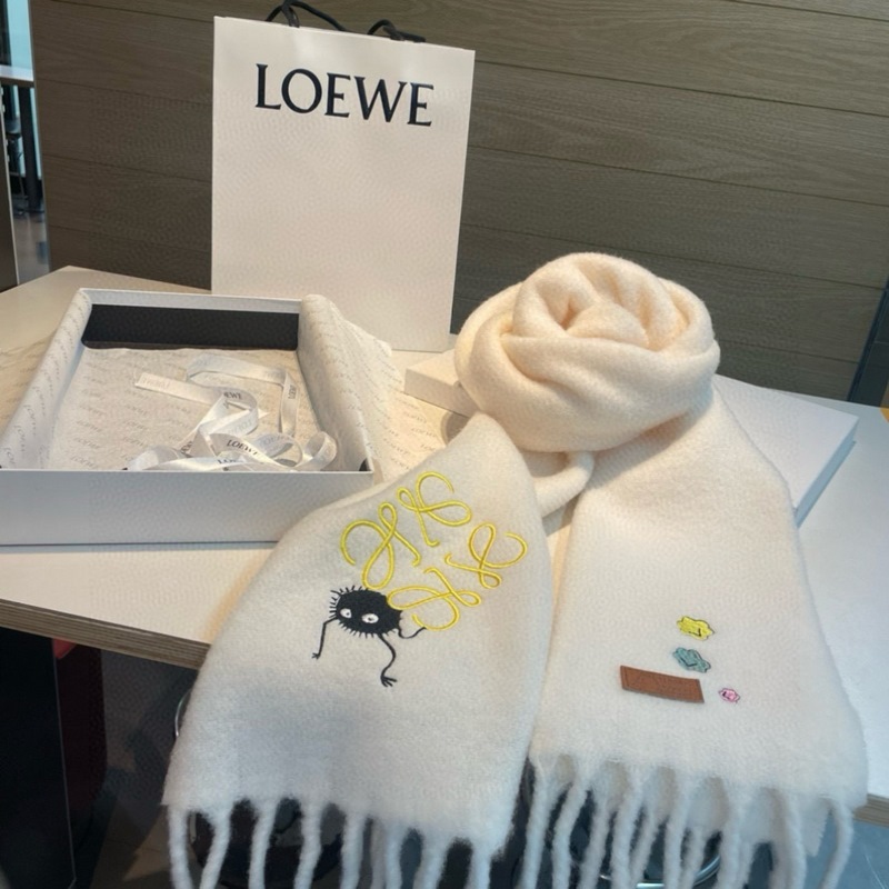 loewe 超美新款馬海毛圍巾！超級推薦入手！]質感好貨！羅意威主打的馬海毛圍巾