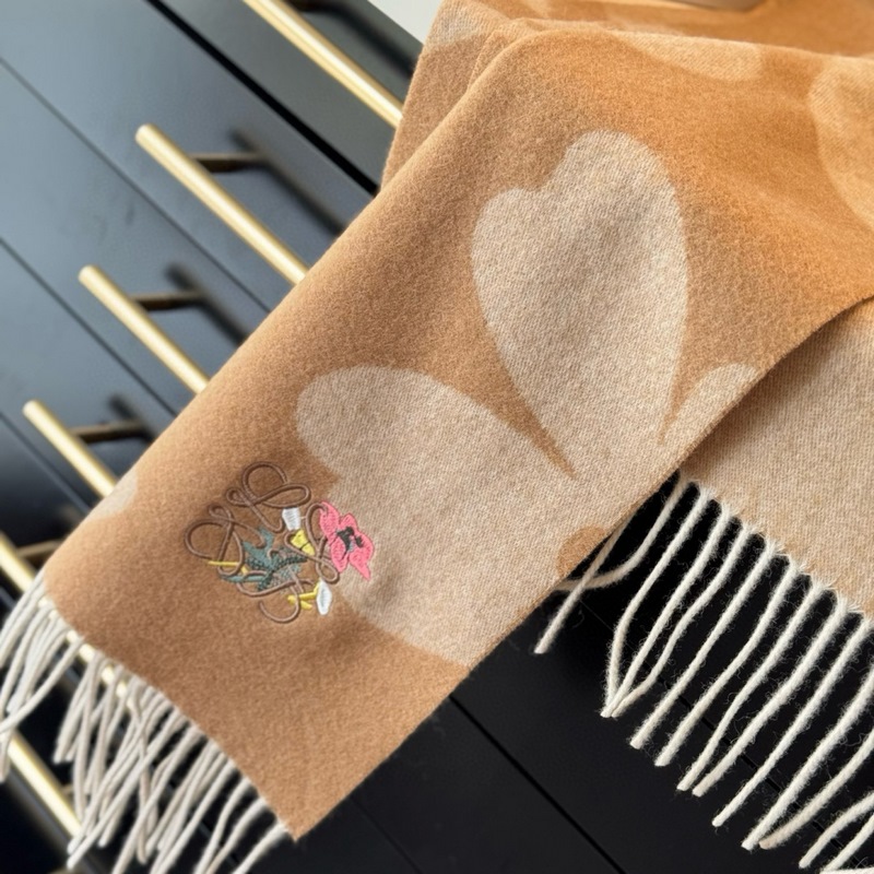 上新！Loewe · 羅意威 難得一見的溫柔配色，低調(diào)又不失優(yōu)雅 ]重點推薦 雙