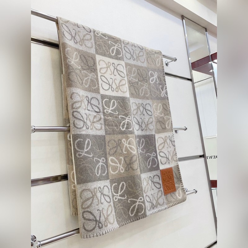 獨家供貨，羅意威LOEWE棋盤格羊絨毛毯  羅意威作為西班牙ES的頂尖奢侈品牌