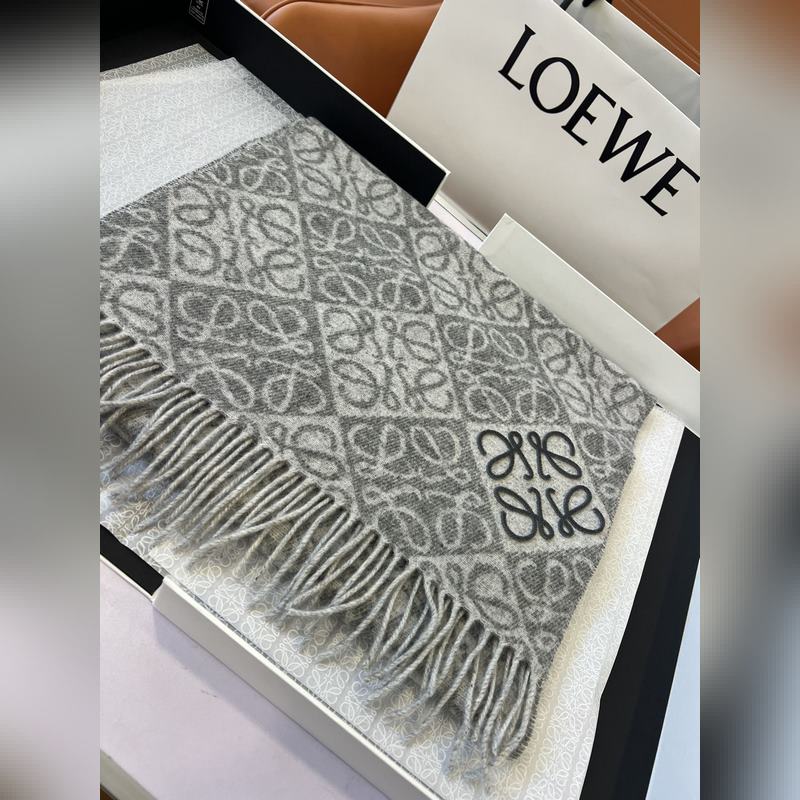 火爆全網的 Loewe ，原單品質！ · - 雙面Anagram 緹花圖案 淺灰