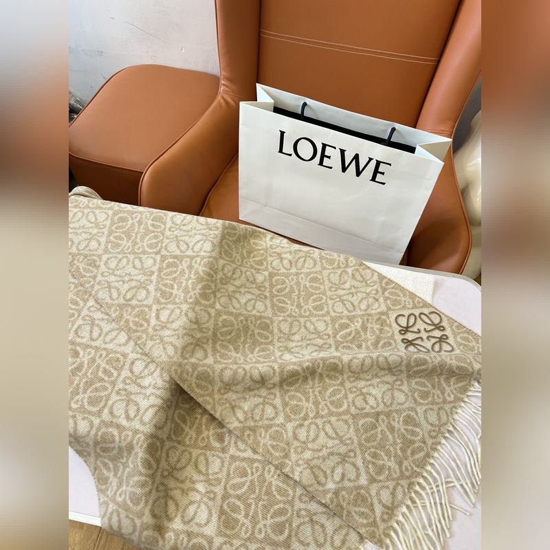 火爆全網(wǎng)的 Loewe ，原單品質(zhì)！ · - 雙面Anagram 緹花圖案 奶茶