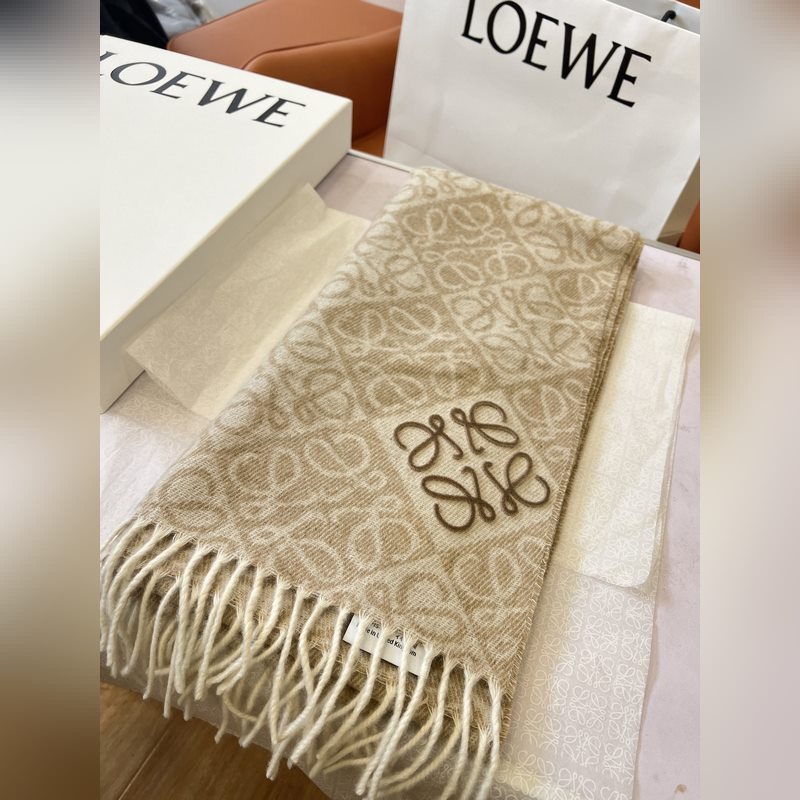 火爆全網(wǎng)的 Loewe ，原單品質(zhì)！ · - 雙面Anagram 緹花圖案 奶茶