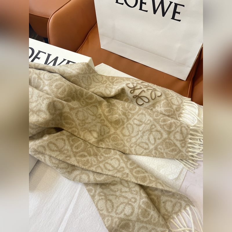 火爆全網(wǎng)的 Loewe ，原單品質(zhì)！ · - 雙面Anagram 緹花圖案 奶茶