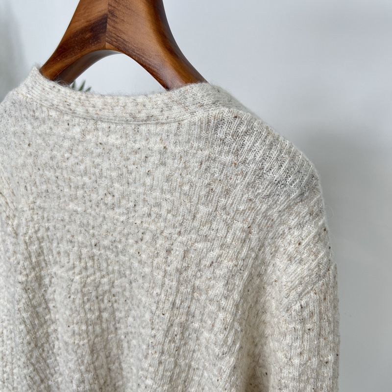 羅意威2026秋冬新款V領針織毛衣開衫外套呀！ V領設計超級顯瘦，能夠拉長頸部線