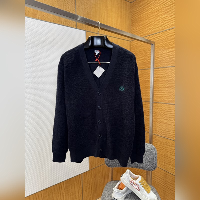 LOEWE羅意威刺繡長袖開衫毛衣 ------- 采用定織上乘羊毛面料，觸感細膩