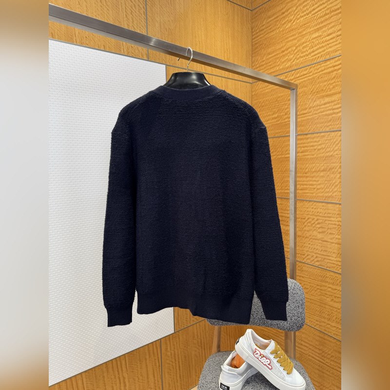 LOEWE羅意威刺繡長袖開衫毛衣 ------- 采用定織上乘羊毛面料，觸感細膩