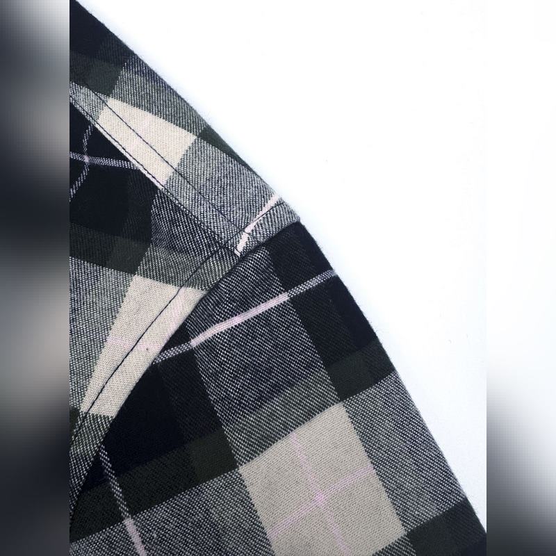 Loewe 格紋皮革拉鍊外套 定制經(jīng)32道縮絨工藝的法蘭絨格子 (起訂量高達(dá)到3