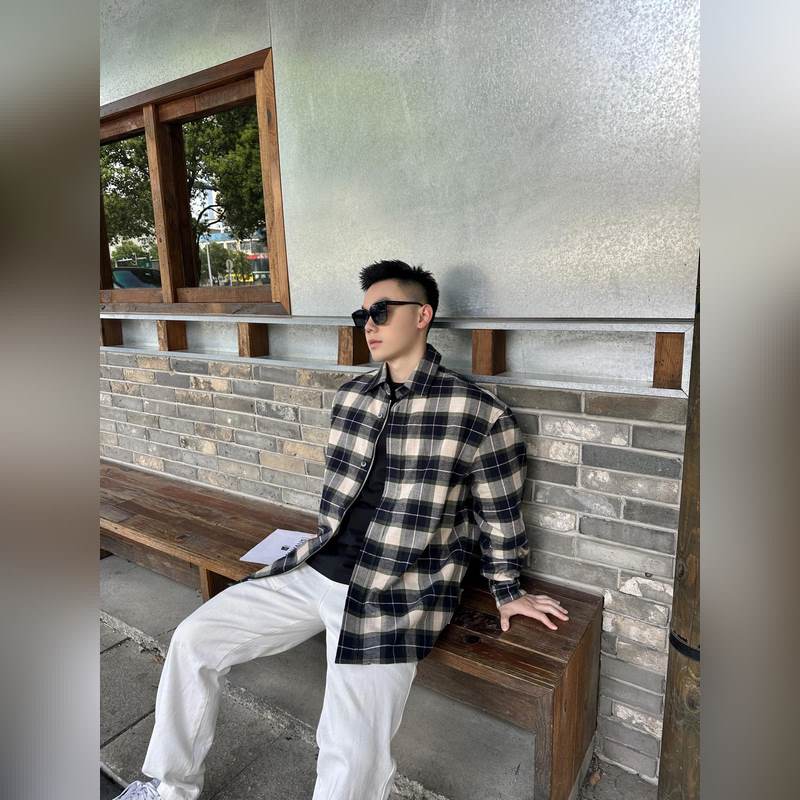 Loewe 格紋皮革拉鍊外套 定制經32道縮絨工藝的法蘭絨格子 (起訂量高達到3