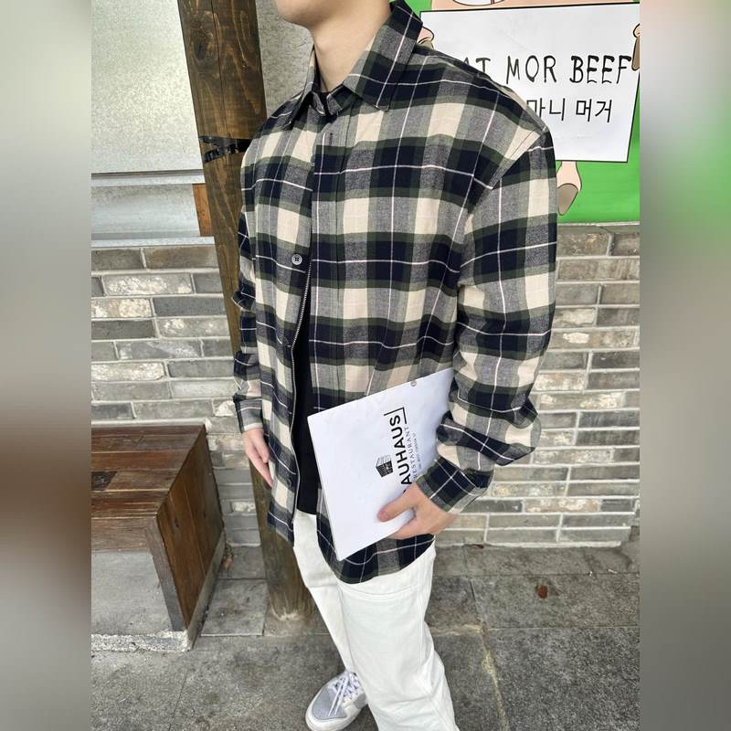 Loewe 格紋皮革拉鍊外套 定制經32道縮絨工藝的法蘭絨格子 (起訂量高達到3