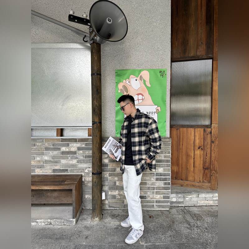 Loewe 格紋皮革拉鍊外套 定制經32道縮絨工藝的法蘭絨格子 (起訂量高達到3