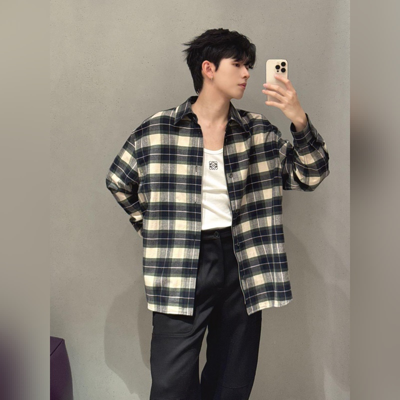 Loewe 格紋皮革拉鍊外套 定制經32道縮絨工藝的法蘭絨格子 (起訂量高達到3