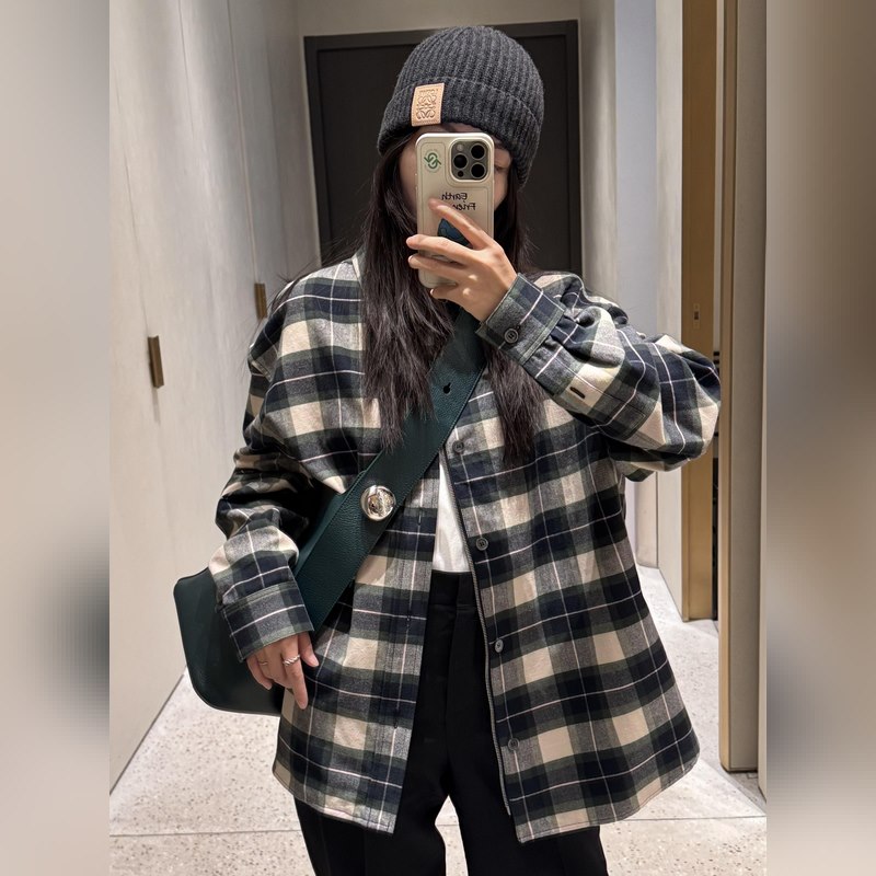 Loewe 格紋皮革拉鍊外套 定制經32道縮絨工藝的法蘭絨格子 (起訂量高達到3