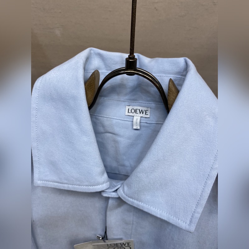 Loewe、羅意威棉質(zhì)連帽外套襯衫 面料選擇： 選用百分百棉纖維打造而成的28