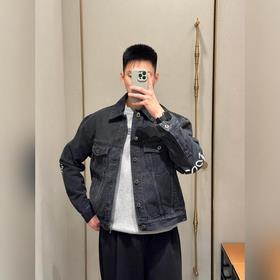 LOEWE 激光燒花圖皮標(biāo)牛仔外套 面料：采用7*7支 12盎純棉牛仔。洗水後克